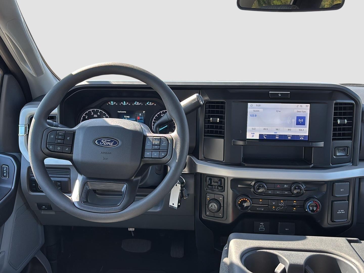 2027 Ford Super Duty F-250 SRW XLT