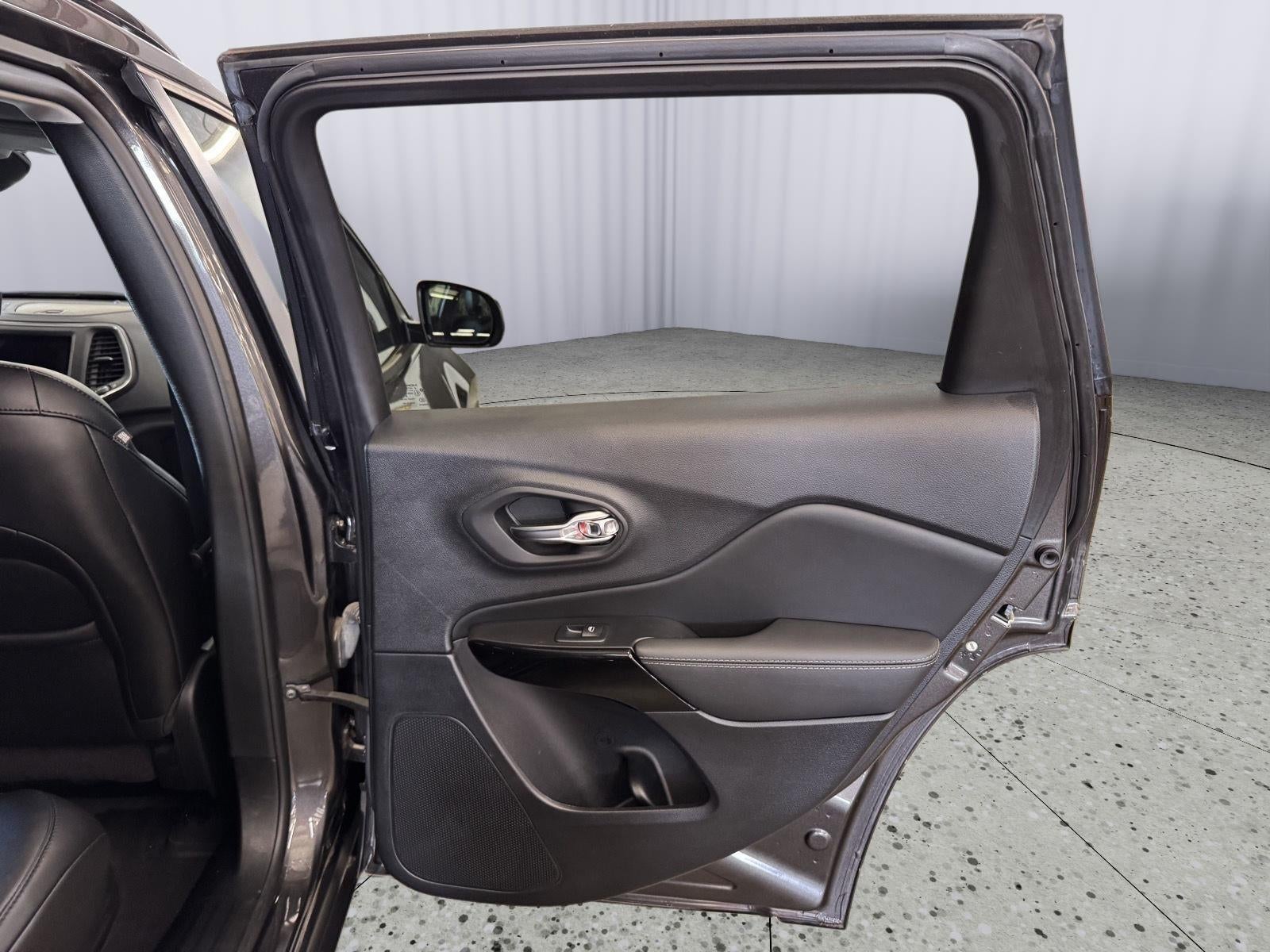 2023 Jeep Cherokee Altitude Lux