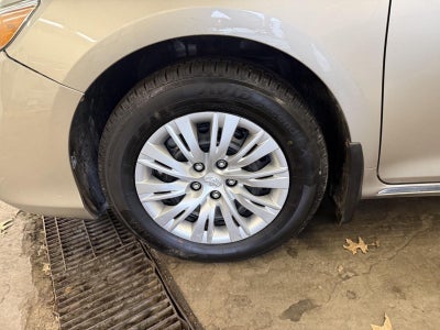 2014 Toyota CAMRY SE
