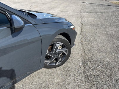 2025 Hyundai Elantra SEL Convenience