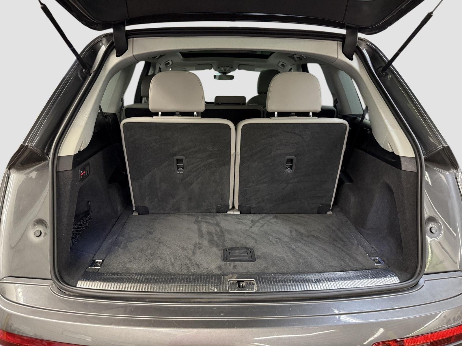 2022 Audi Q7 Premium Plus