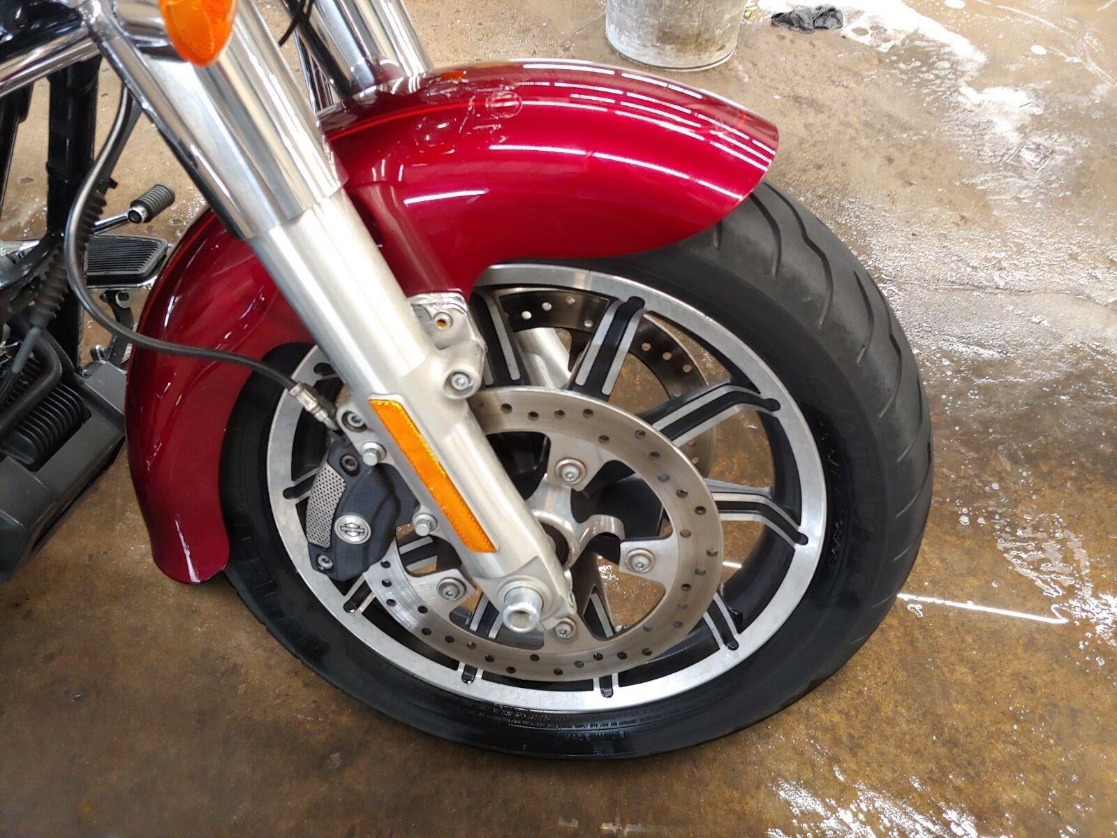 2014 HARLEY-DAVIDSON Flhrdom Base