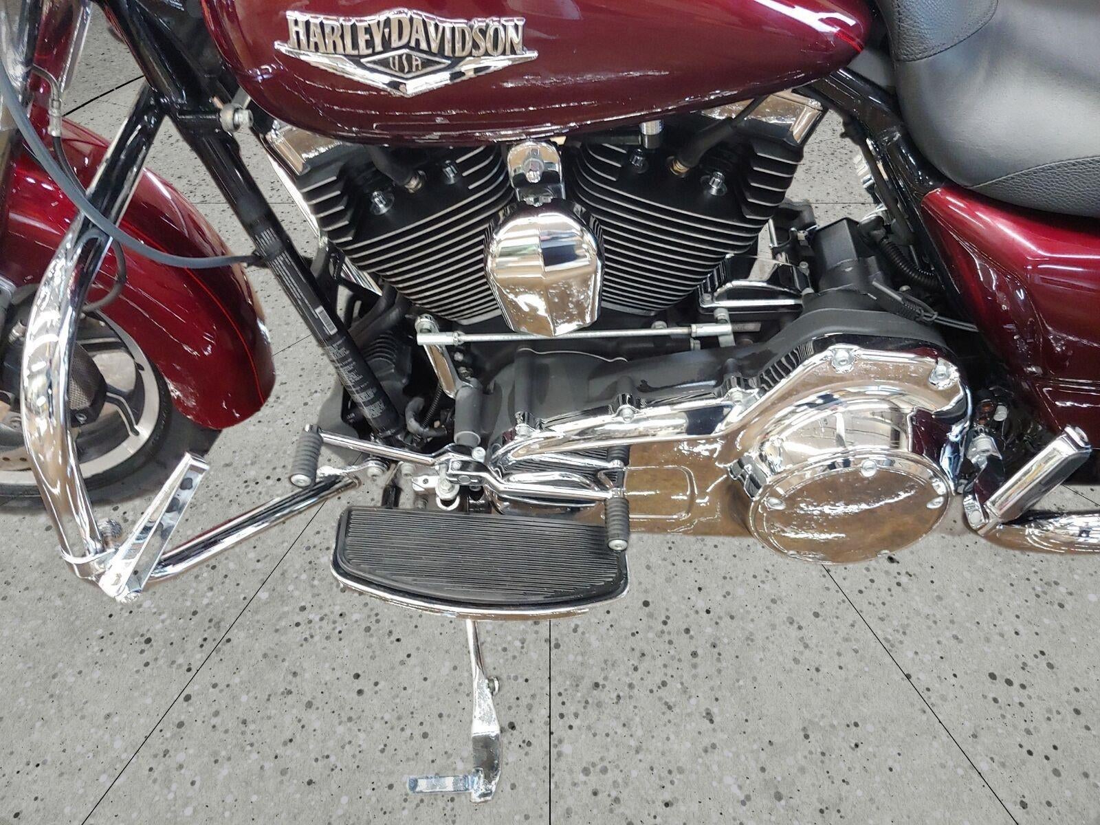 2014 HARLEY-DAVIDSON Flhrdom Base