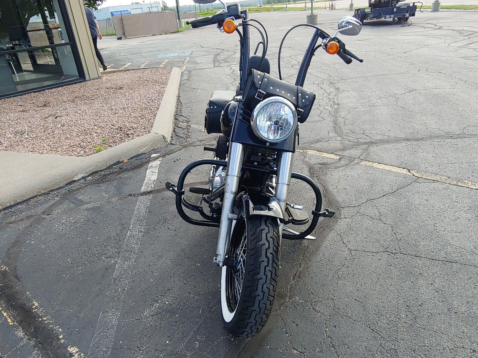 2012 HARLEY-DAVIDSON SOFTAIL Base