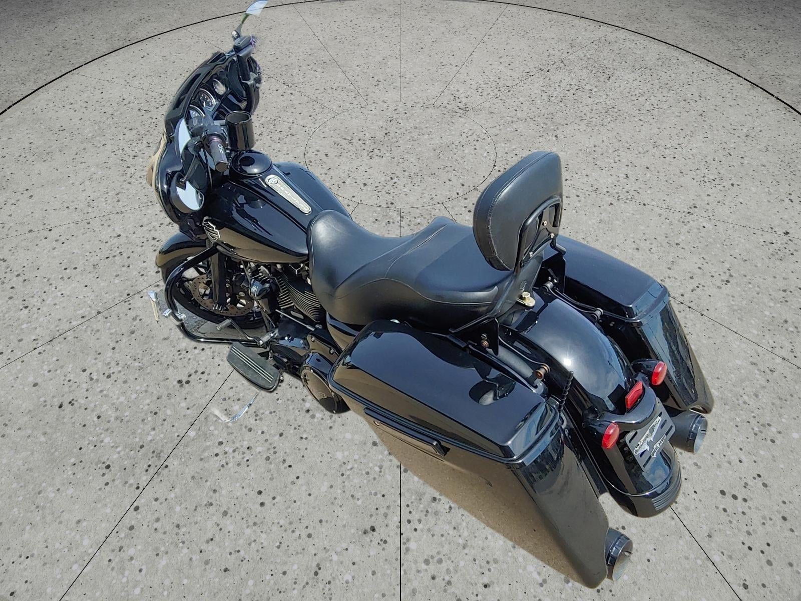 2020 HARLEY-DAVIDSON STREET GLIDE Base