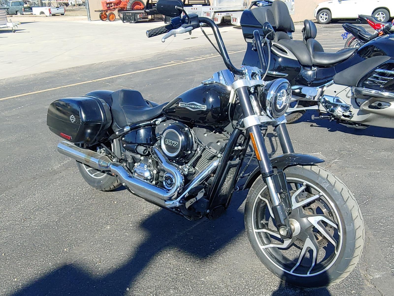 2018 HARLEY-DAVIDSON SPORT GLIDE Base