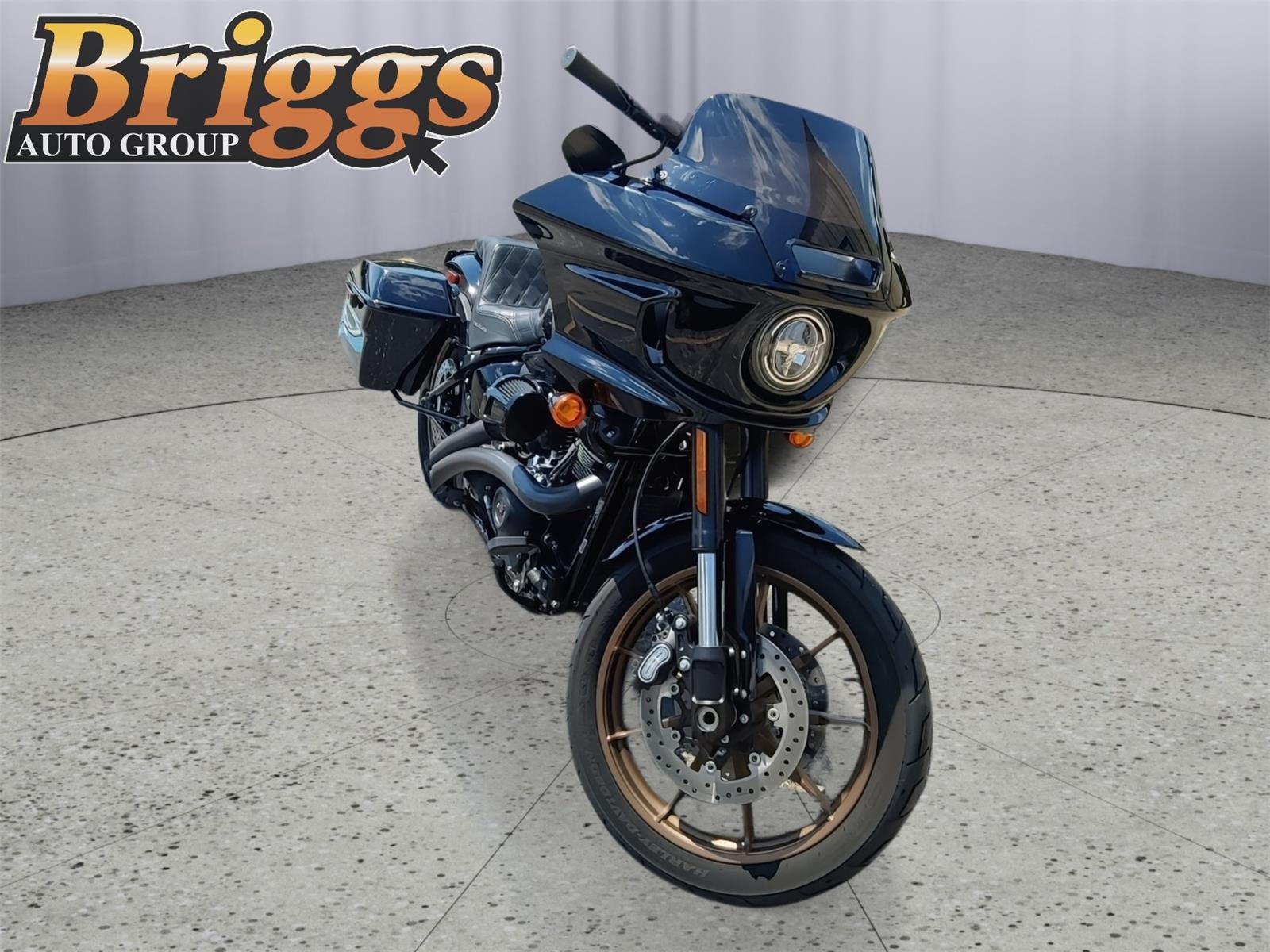 2023 HARLEY-DAVIDSON LOW RIDER Base