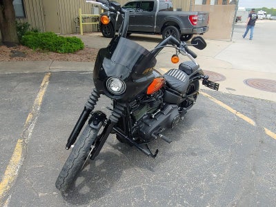 2022 HARLEY-DAVIDSON STREETBOB Base