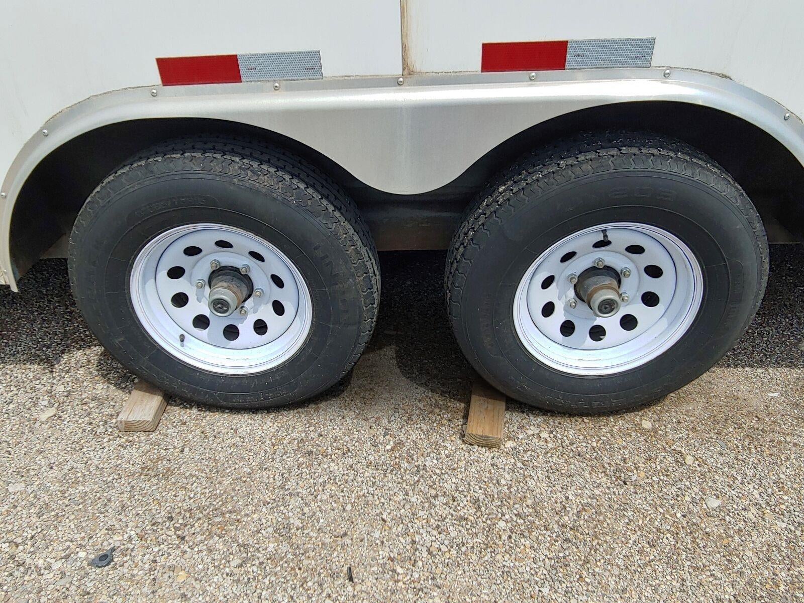 2019 TRAILER TRAILER Base