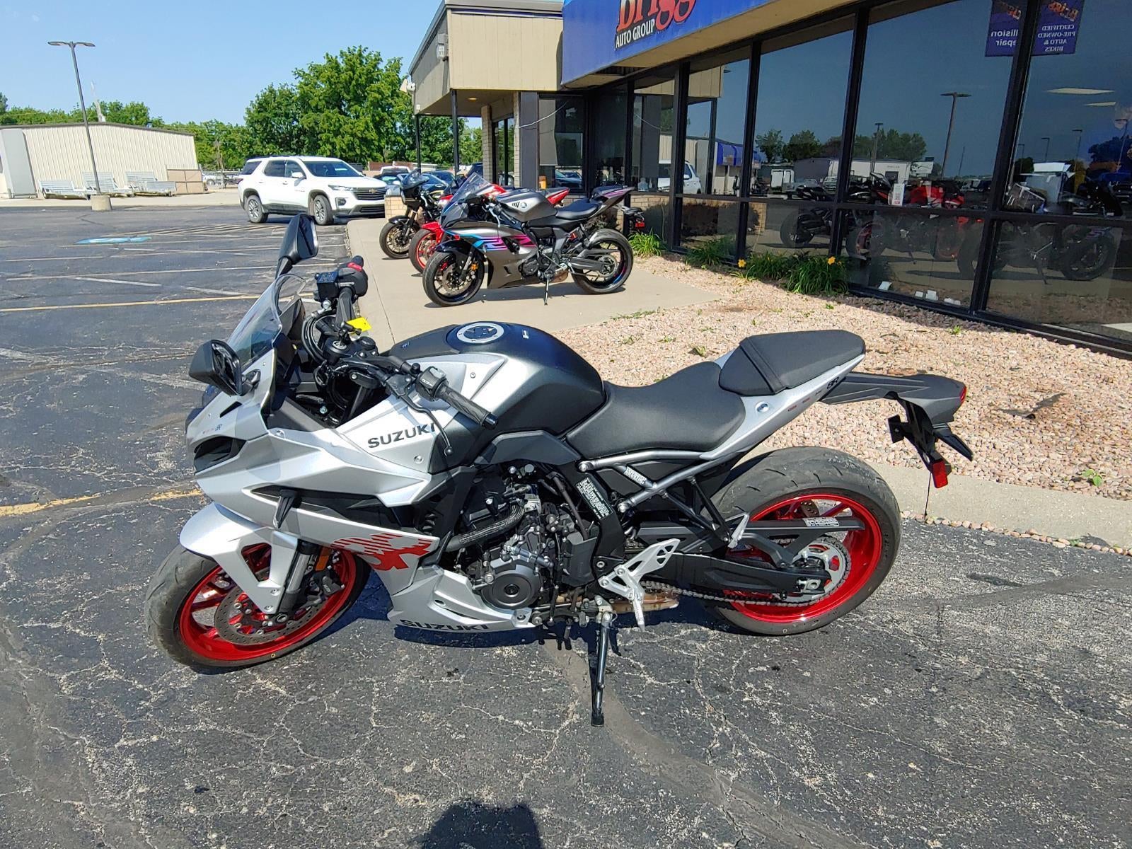 2024 SUZUKI GSX800 Base