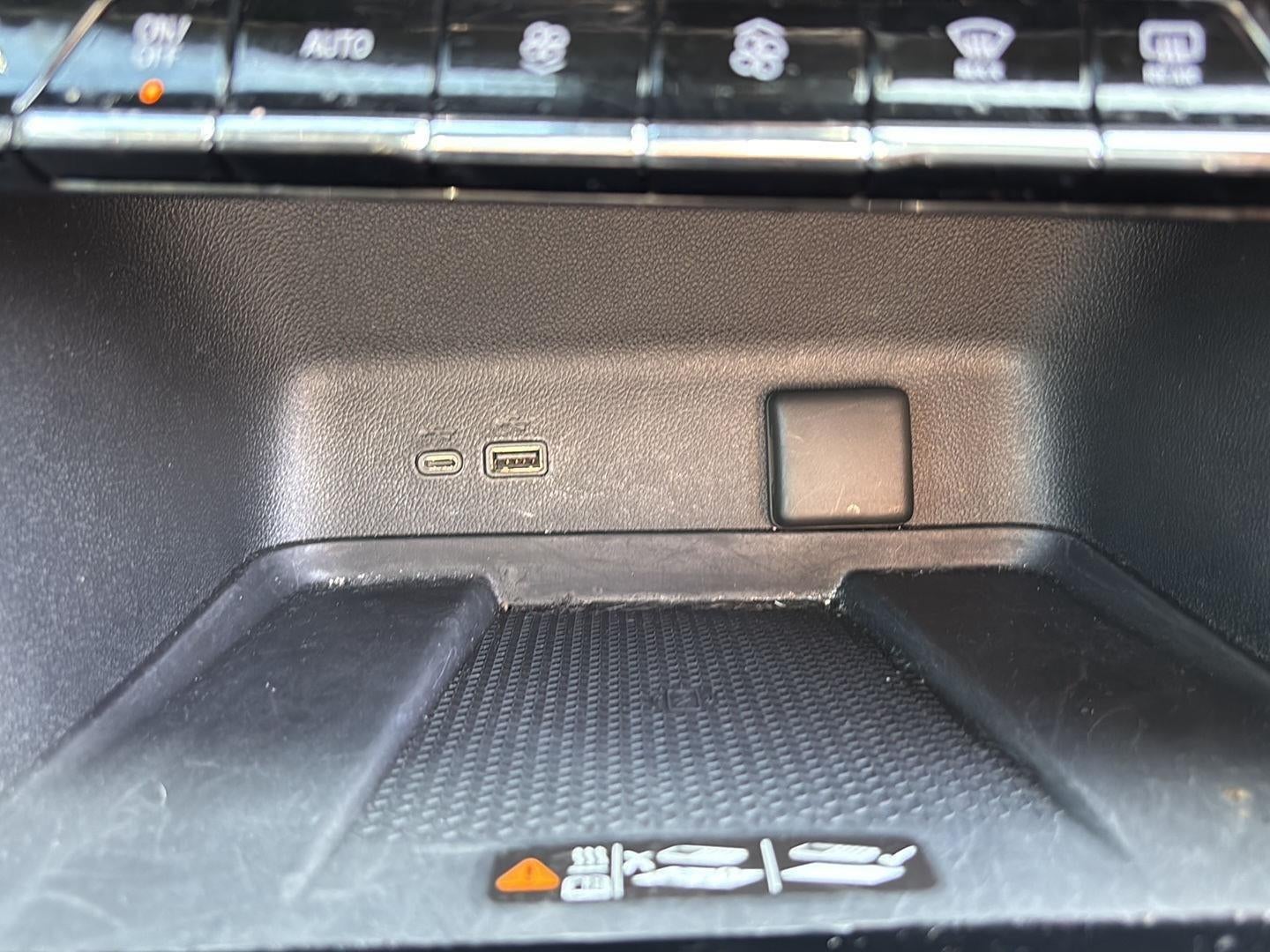 2024 Chevrolet TRAVERSE Base