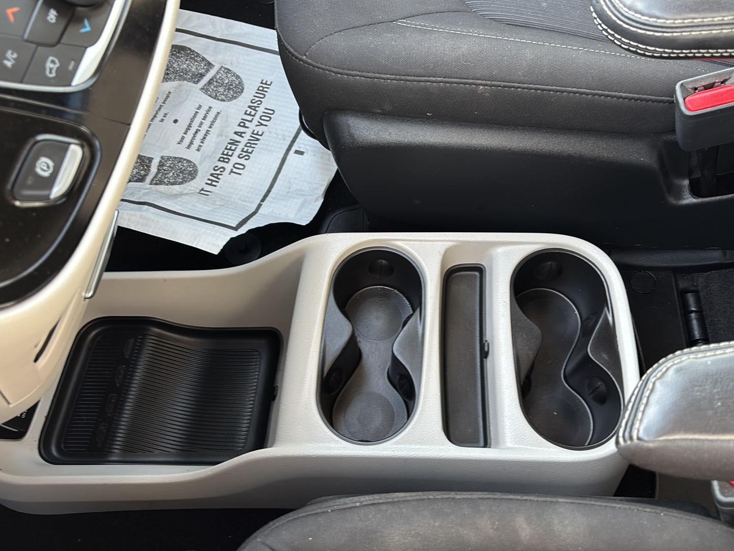 2022 Chrysler Voyager LX