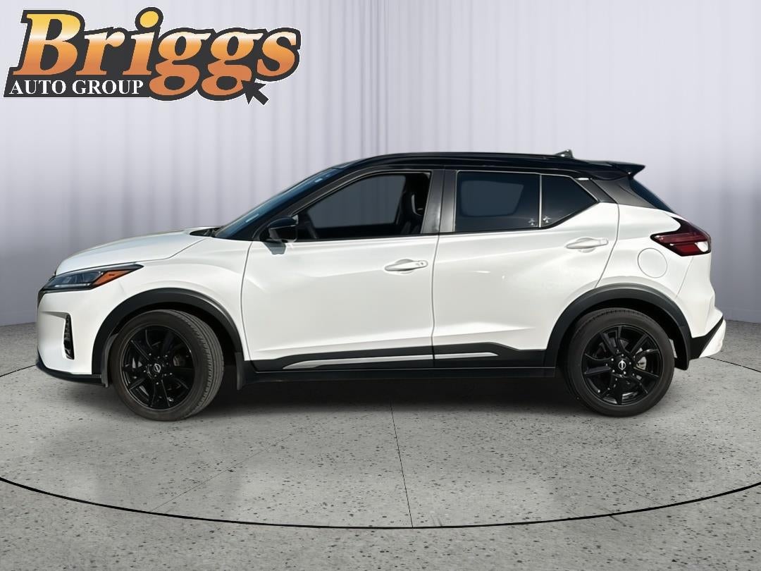 2022 Nissan Kicks SR