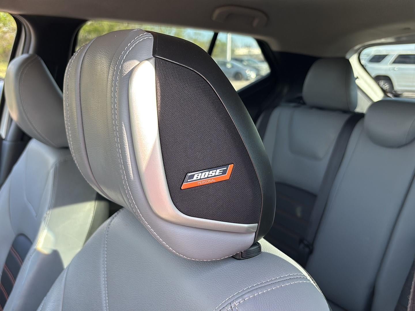 2022 Nissan Kicks SR