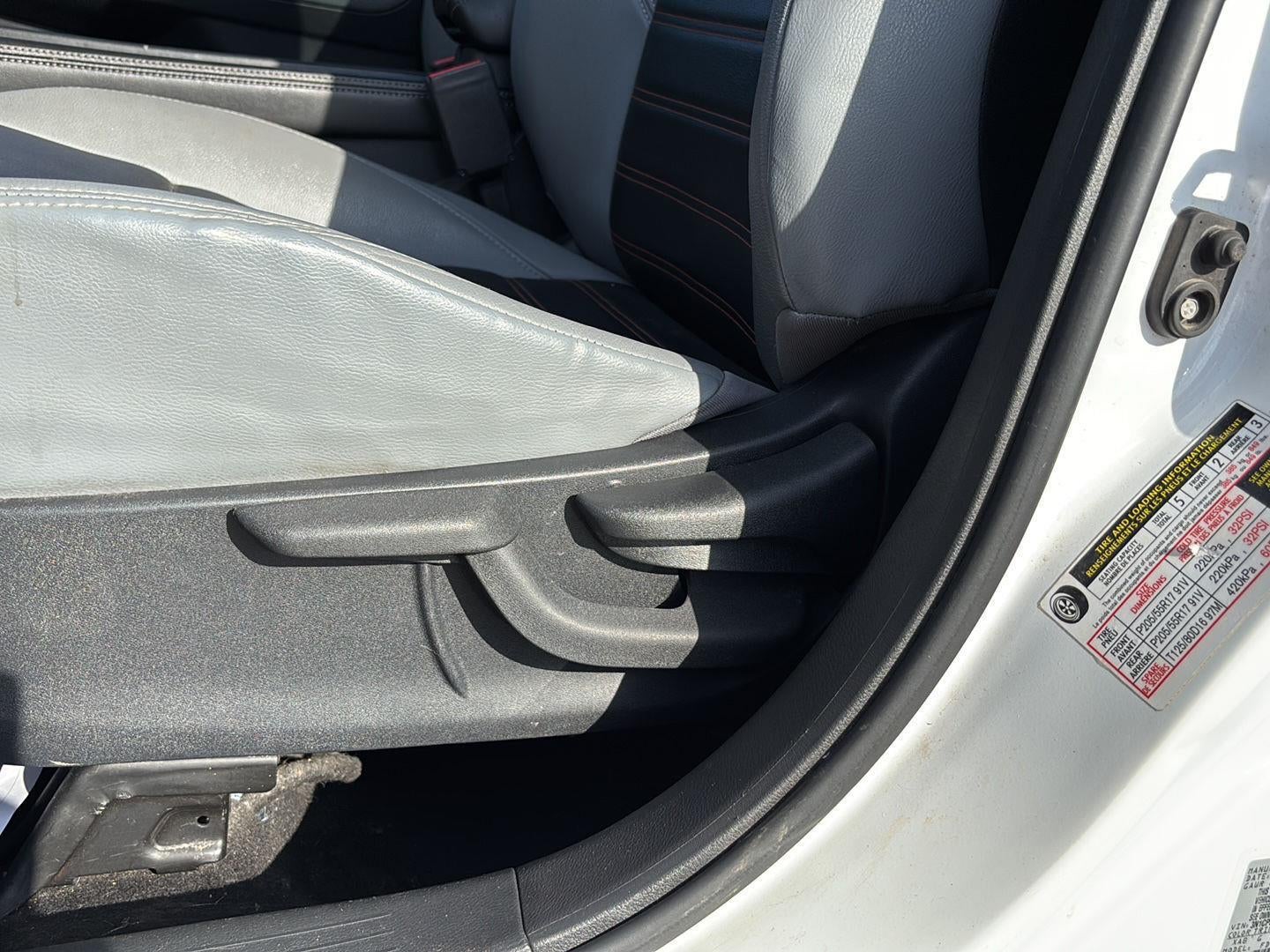 2022 Nissan Kicks SR