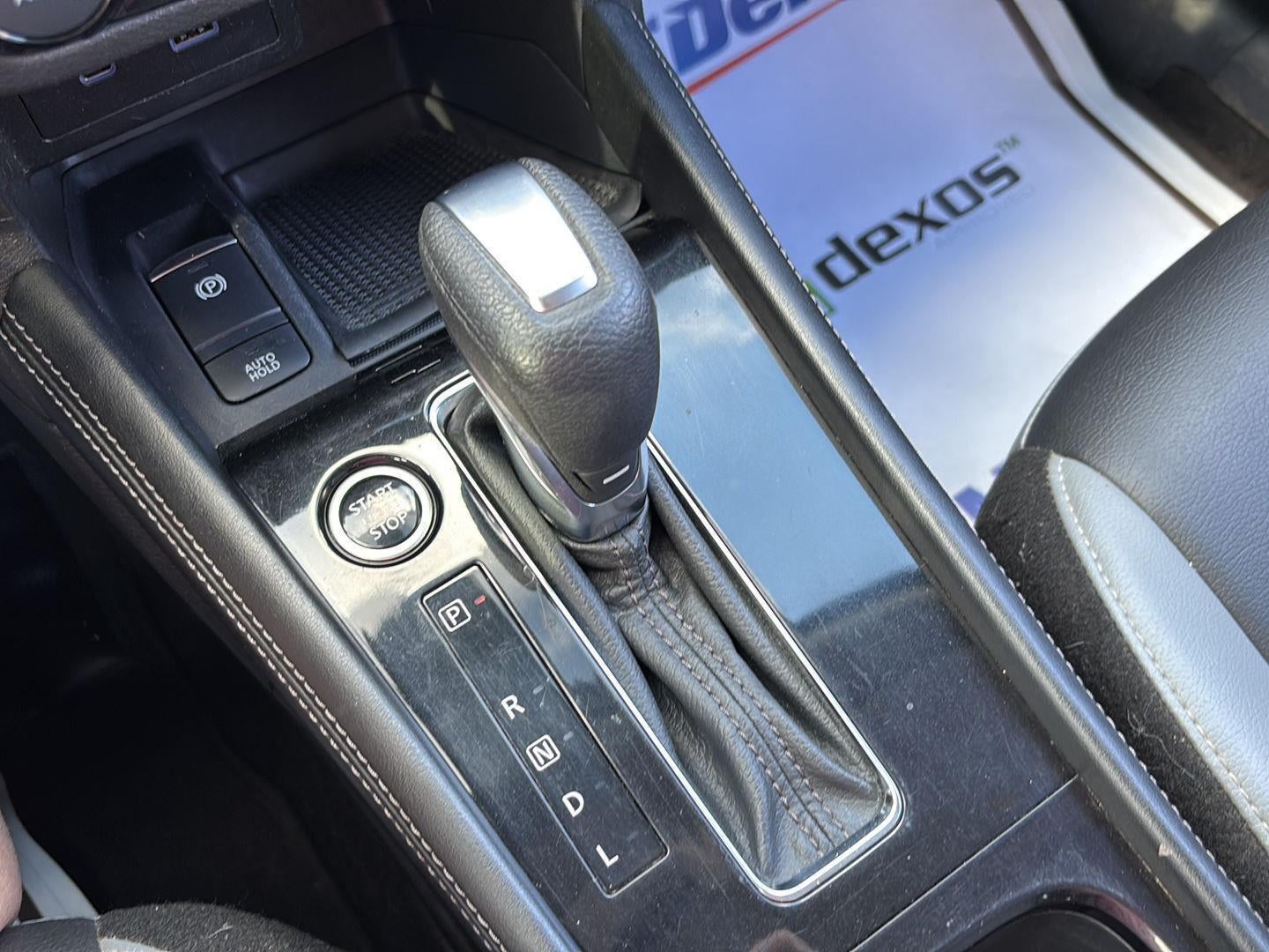 2022 Nissan Kicks SR