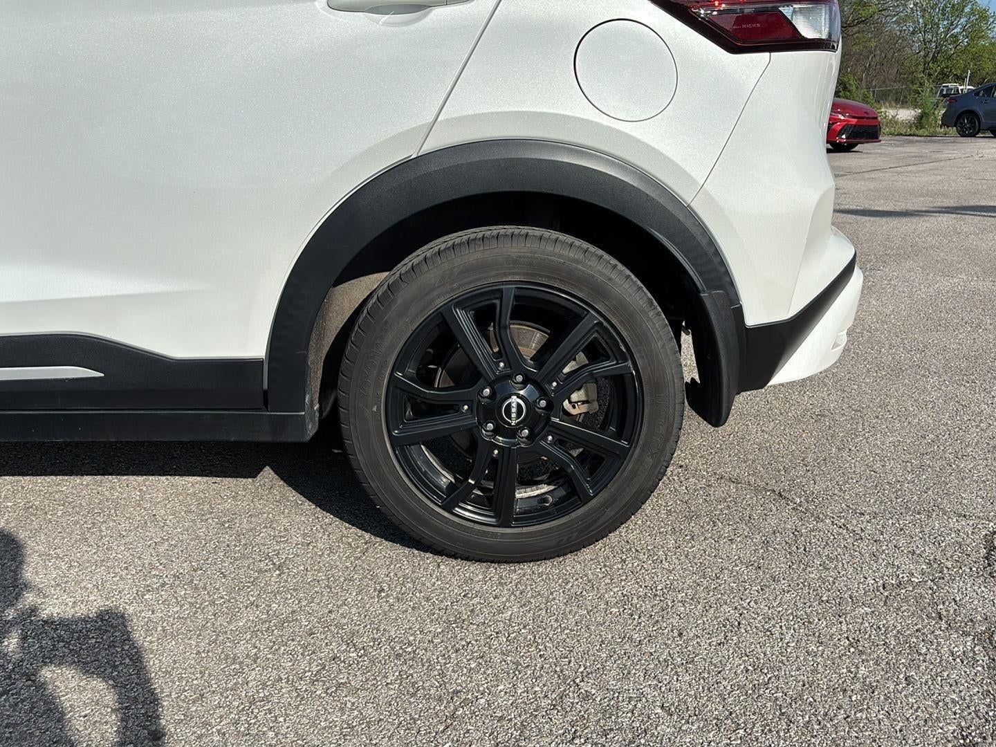 2022 Nissan Kicks SR