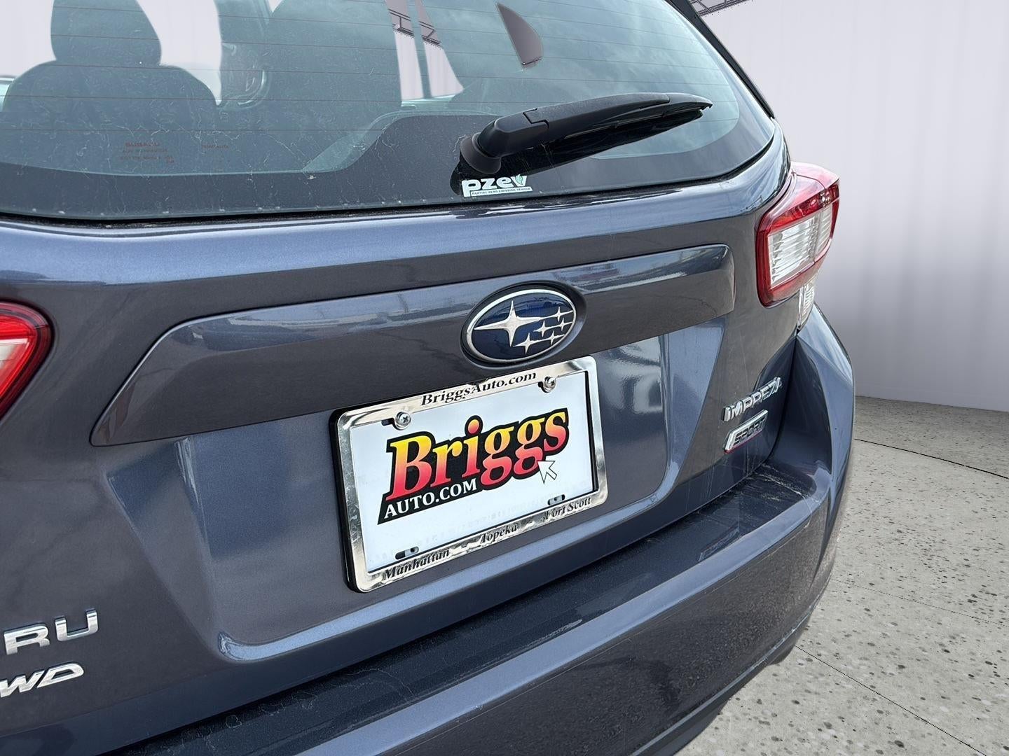 2017 Subaru IMPREZA Base