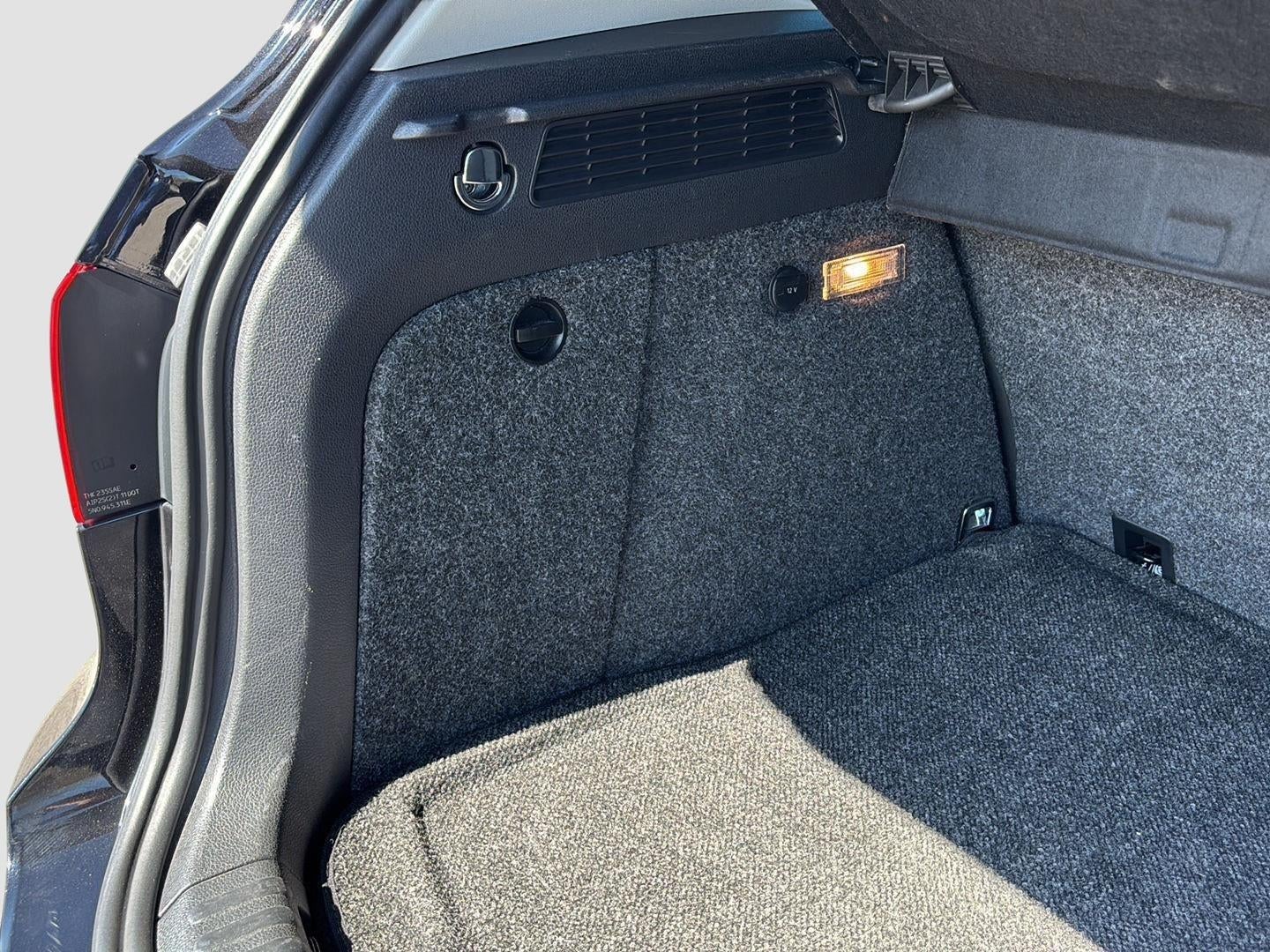 2013 Volkswagen Tiguan S w/Sunroof