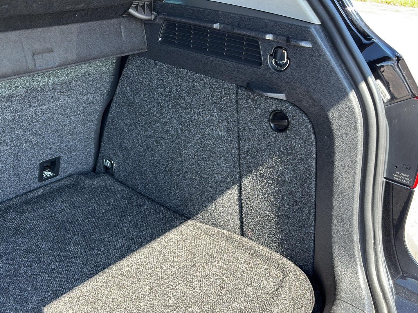 2013 Volkswagen Tiguan S w/Sunroof