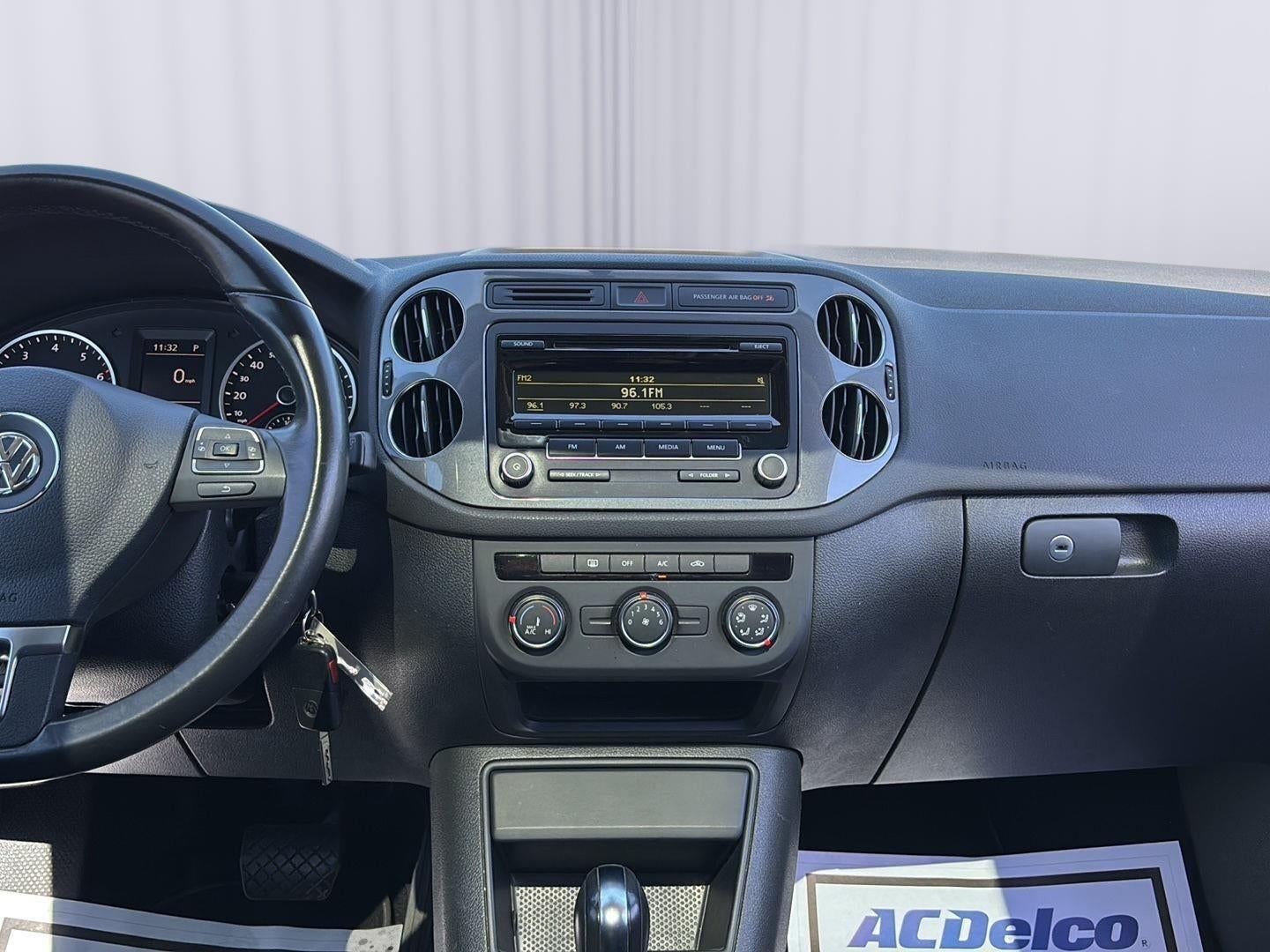 2013 Volkswagen Tiguan S w/Sunroof