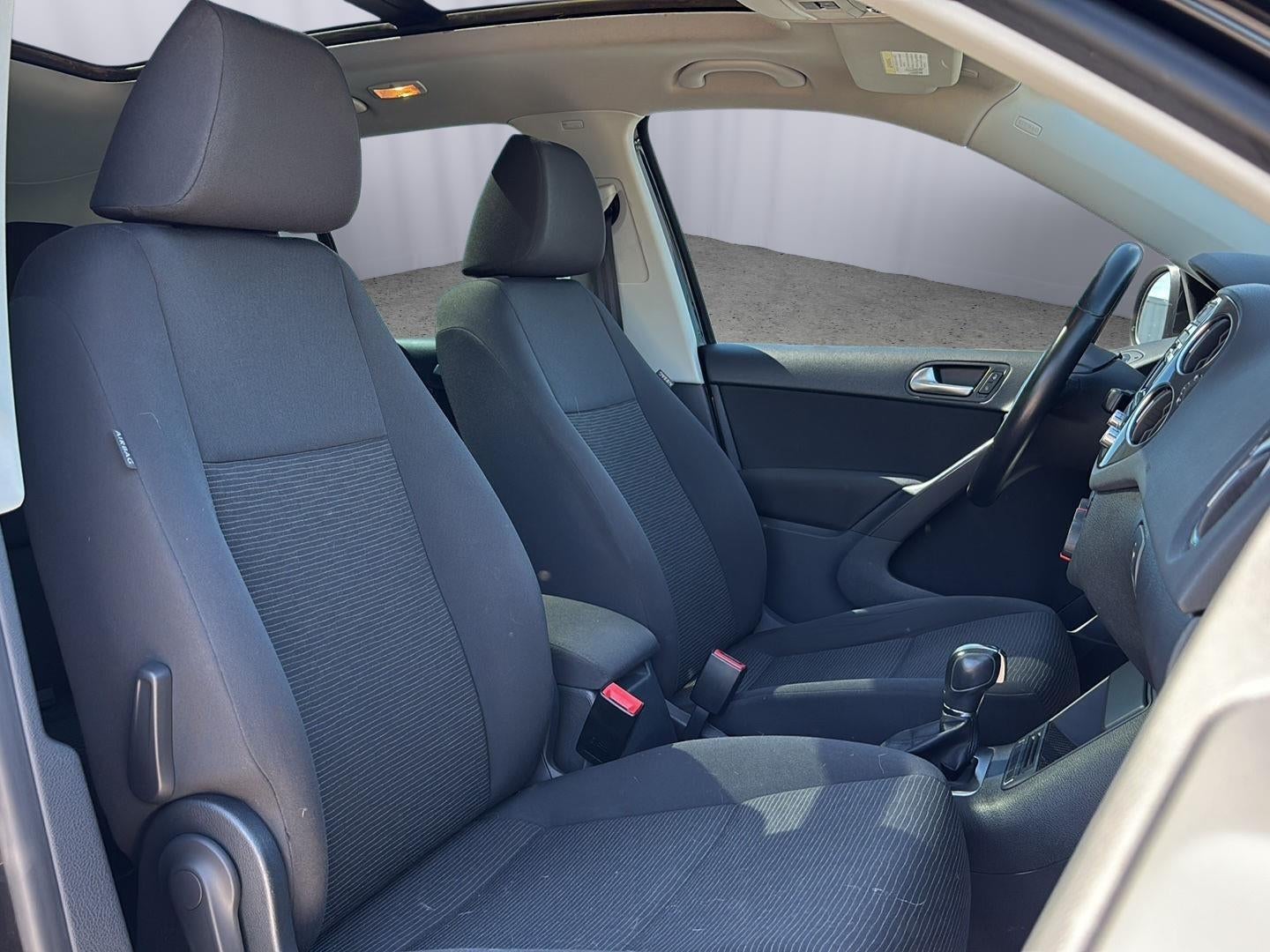 2013 Volkswagen Tiguan S w/Sunroof